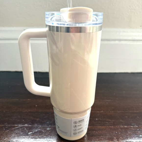 NWT Stanley Flowstate Quencher H2.0 Tumbler in unique Calcite Calacatta pattern - Picture 9 of 9